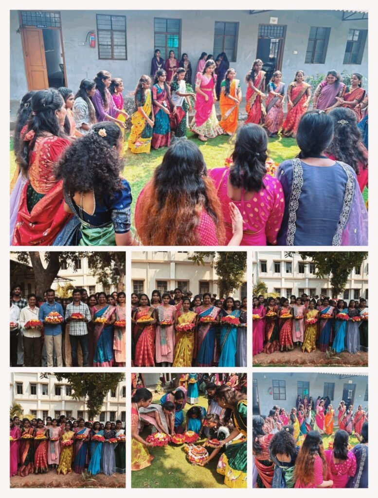 హుజూరాబాద్‌ లోని వి.ఎస్.ఆర్. డిగ్రీ కళాశాలలో అంబరాన్నంటిన బతుకమ్మ సంబరాలు